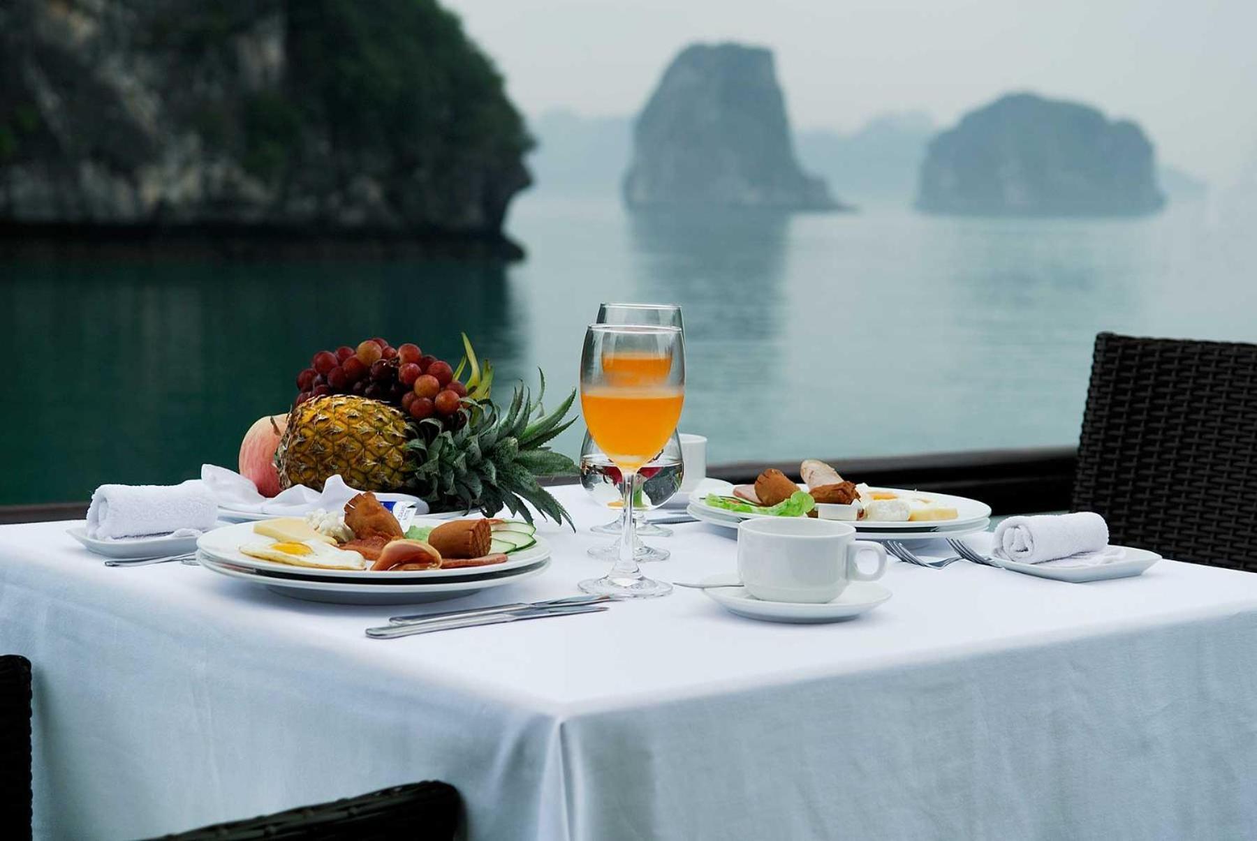 Bhaya Legend Cruises Hotel Hạ Long Ngoại thất bức ảnh