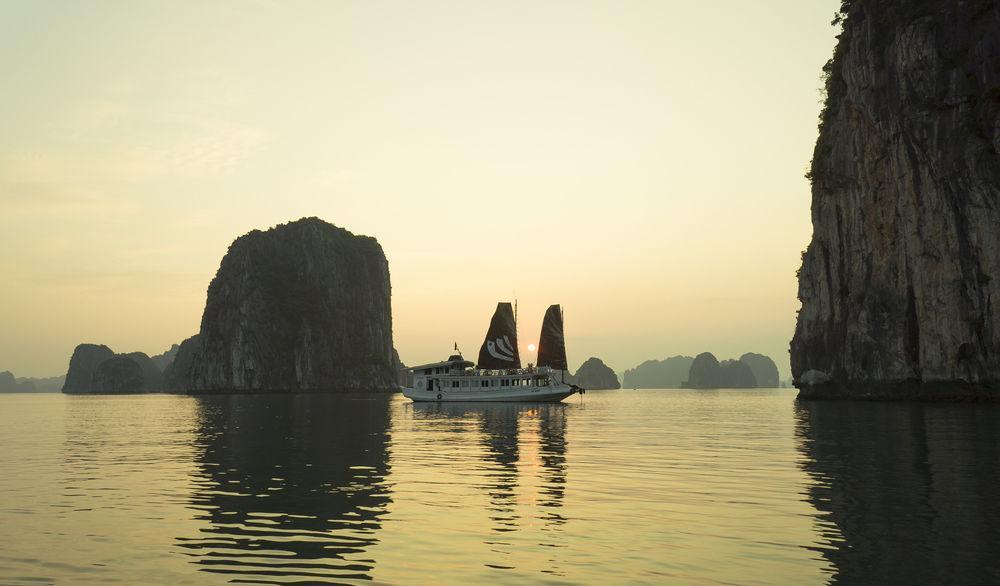 Bhaya Legend Cruises Hotel Hạ Long Ngoại thất bức ảnh
